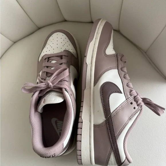 Nike Women’s Low-Top Dunks - Picture 4 of 4